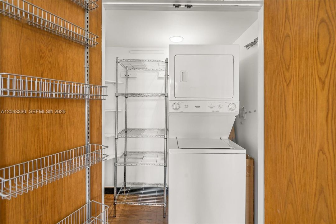 В аренду: $4,250 (2 спален, 2 ванн, 1447 Квадратных фут)