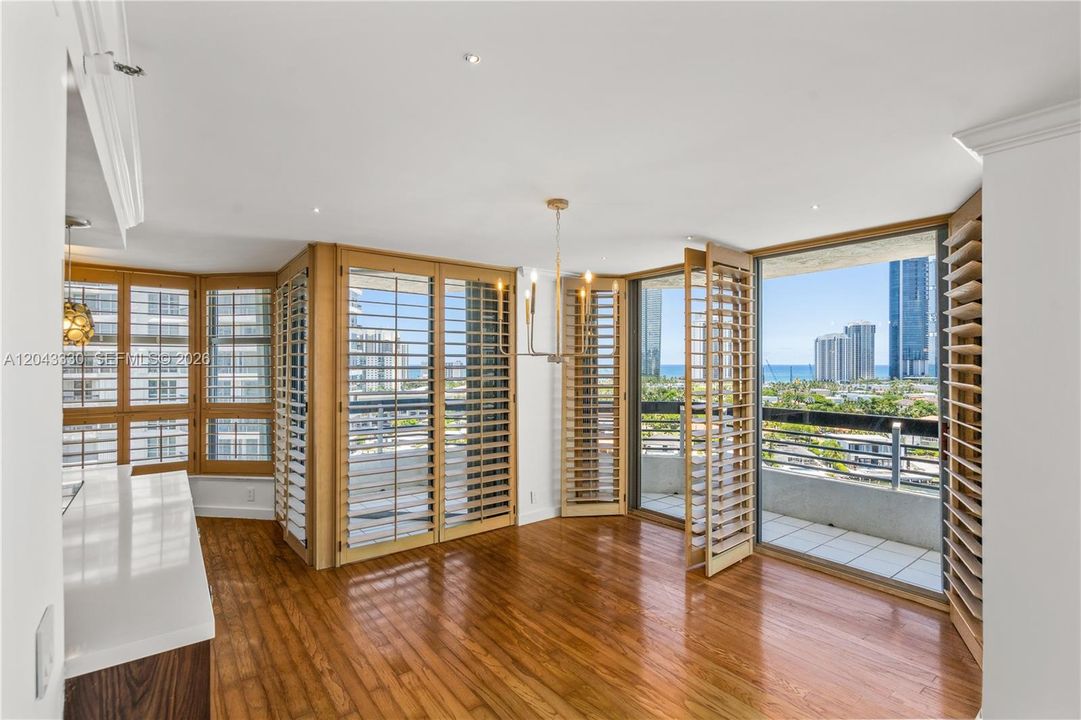 В аренду: $4,250 (2 спален, 2 ванн, 1447 Квадратных фут)