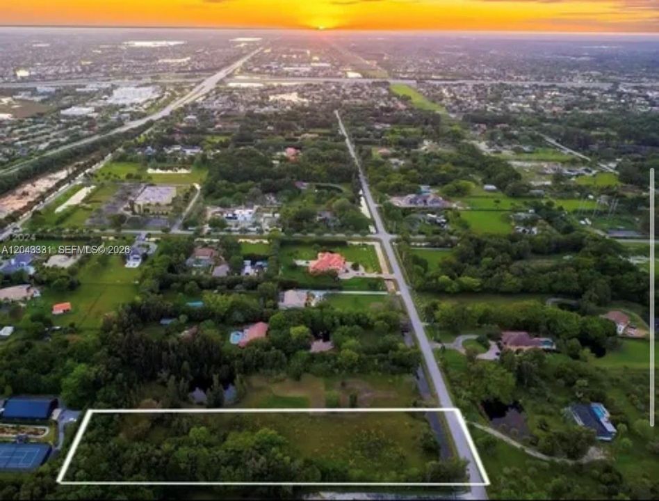 На продажу: $1,649,000 (2.24 acres)