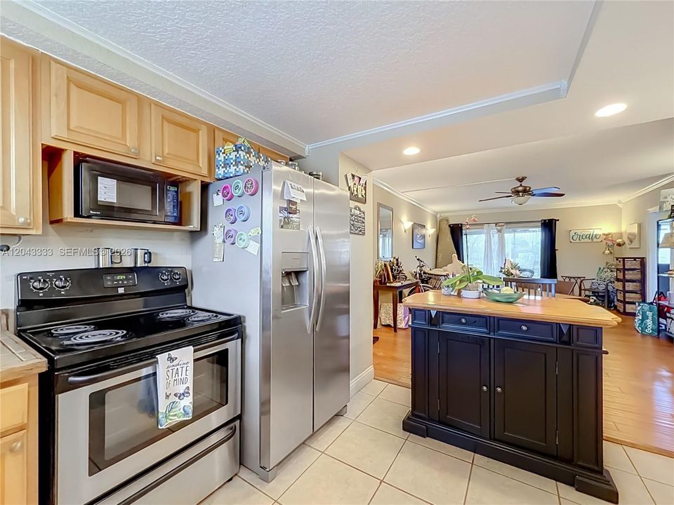 En Venta: $217,000 (2 camas, 1 baños, 900 Pies cuadrados)