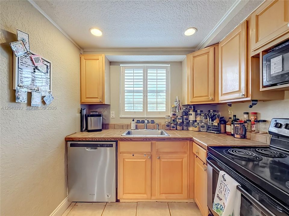 En Venta: $217,000 (2 camas, 1 baños, 900 Pies cuadrados)