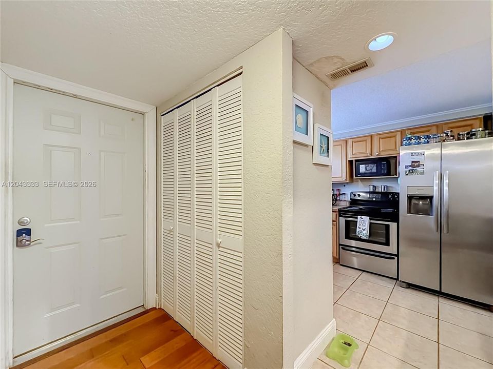 En Venta: $217,000 (2 camas, 1 baños, 900 Pies cuadrados)