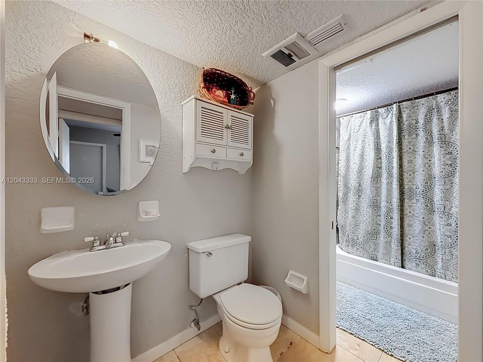 En Venta: $217,000 (2 camas, 1 baños, 900 Pies cuadrados)
