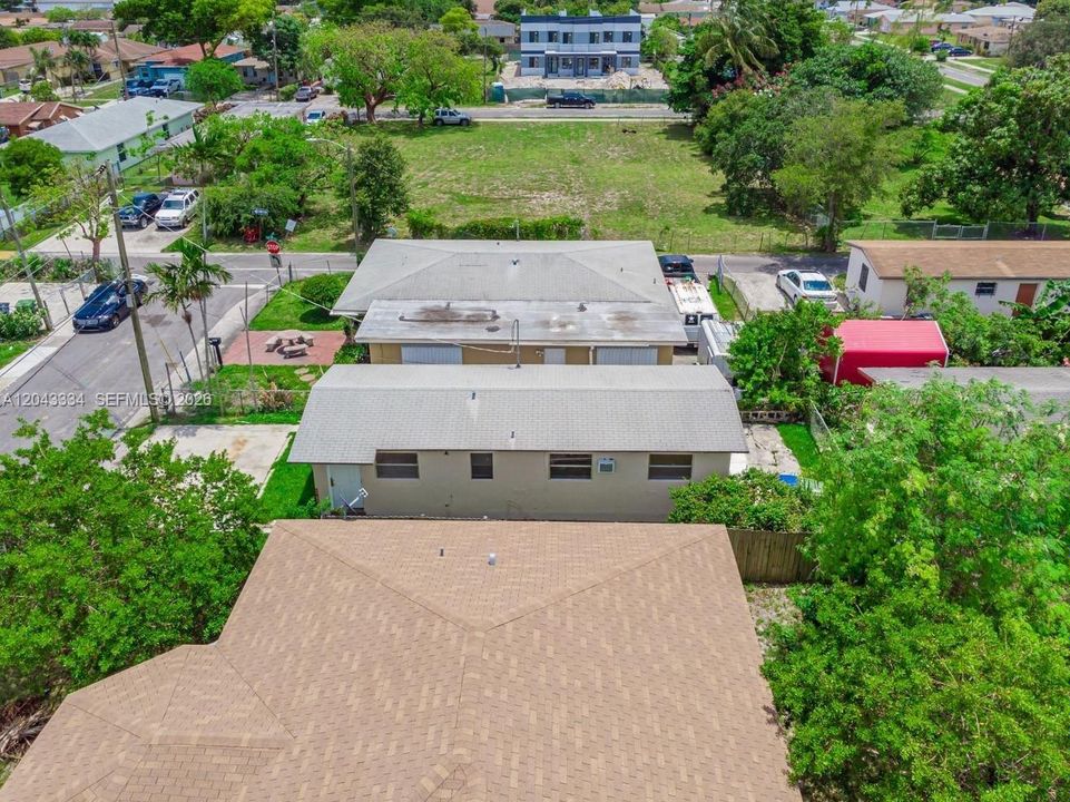 На продажу: $349,000 (2 спален, 1 ванн, 656 Квадратных фут)
