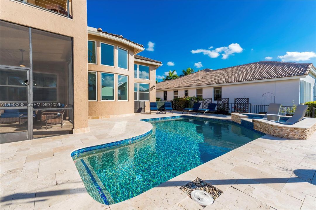 En Venta: $1,375,000 (5 camas, 4 baños, 3766 Pies cuadrados)