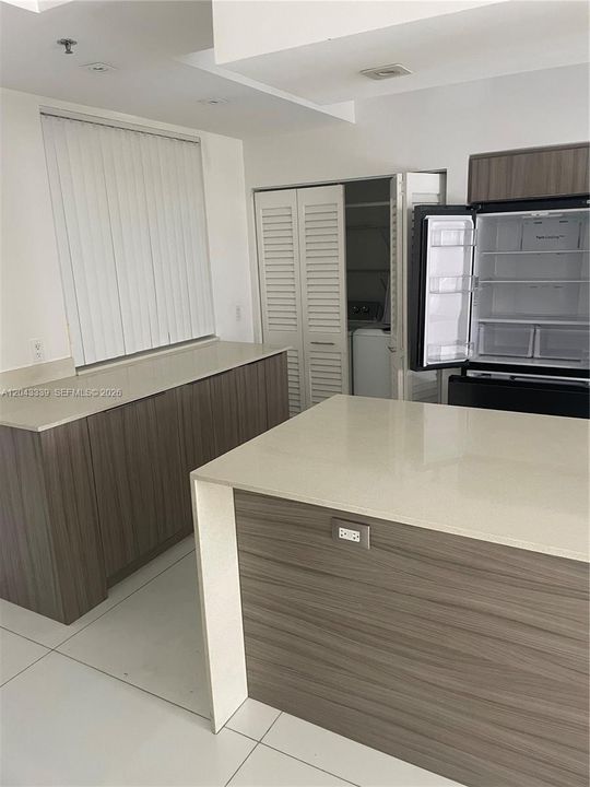 For Sale: $440,000 (2 beds, 2 baths, 1024 Square Feet)
