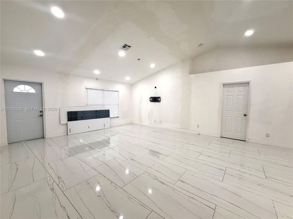 На продажу: $320,000 (3 спален, 2 ванн, 0 Квадратных фут)
