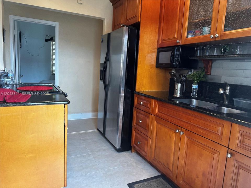 В аренду: $3,300 (3 спален, 2 ванн, 960 Квадратных фут)