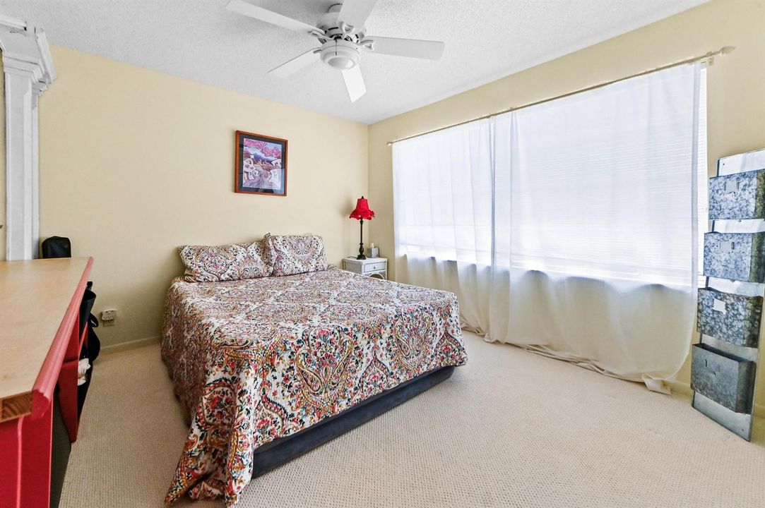 24 Bedroom 01