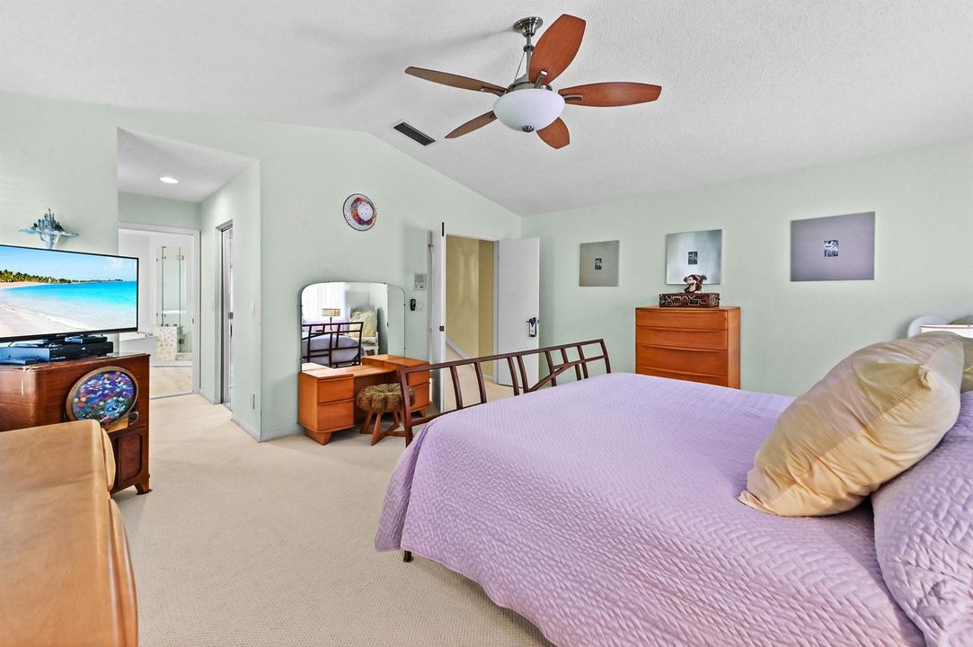 30 Bedroom 04