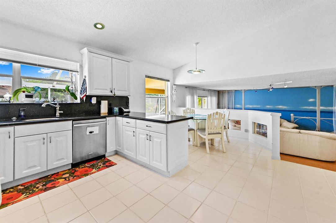 11 Kitchen 01