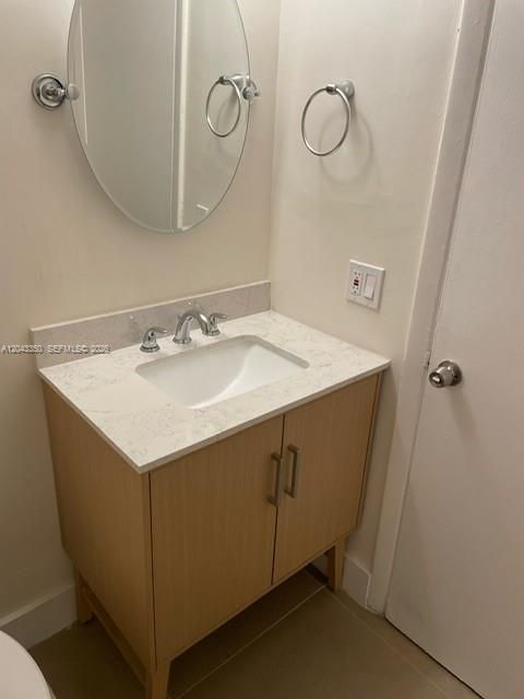 For Rent: $2,000 (2 beds, 2 baths, 890 Square Feet)
