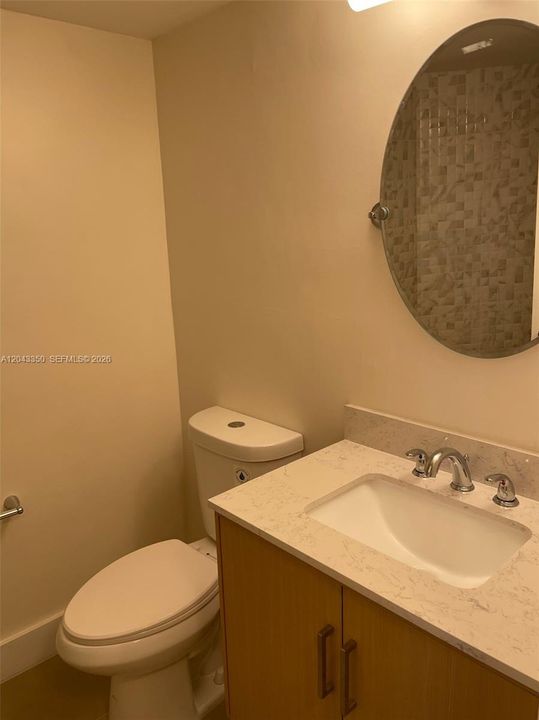 For Rent: $2,000 (2 beds, 2 baths, 890 Square Feet)