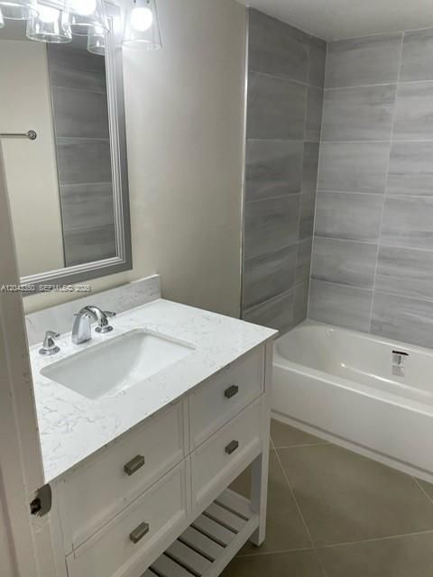 For Rent: $2,000 (2 beds, 2 baths, 890 Square Feet)