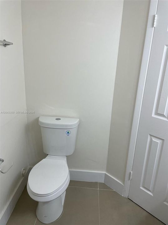 For Rent: $2,000 (2 beds, 2 baths, 890 Square Feet)