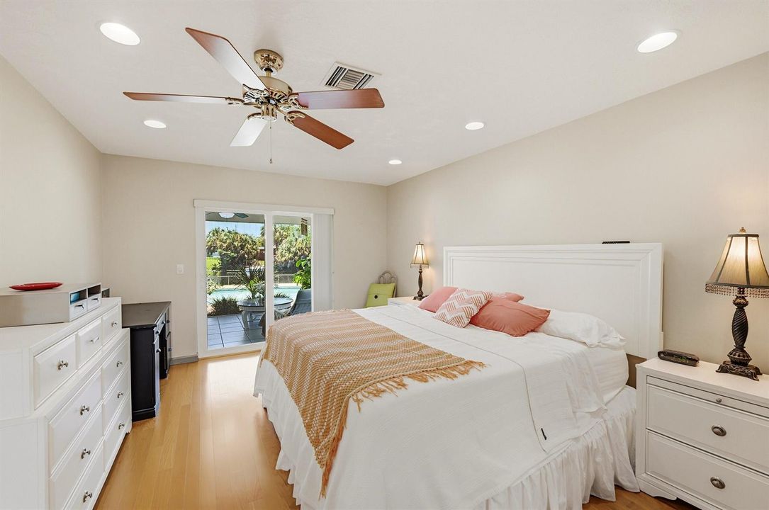 1401 SW 28th Terrace - Master Bed 2