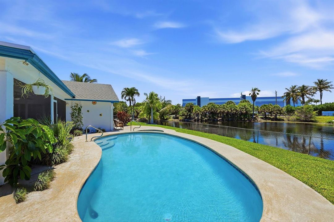 1401 SW 28th Terrace - Pool 3