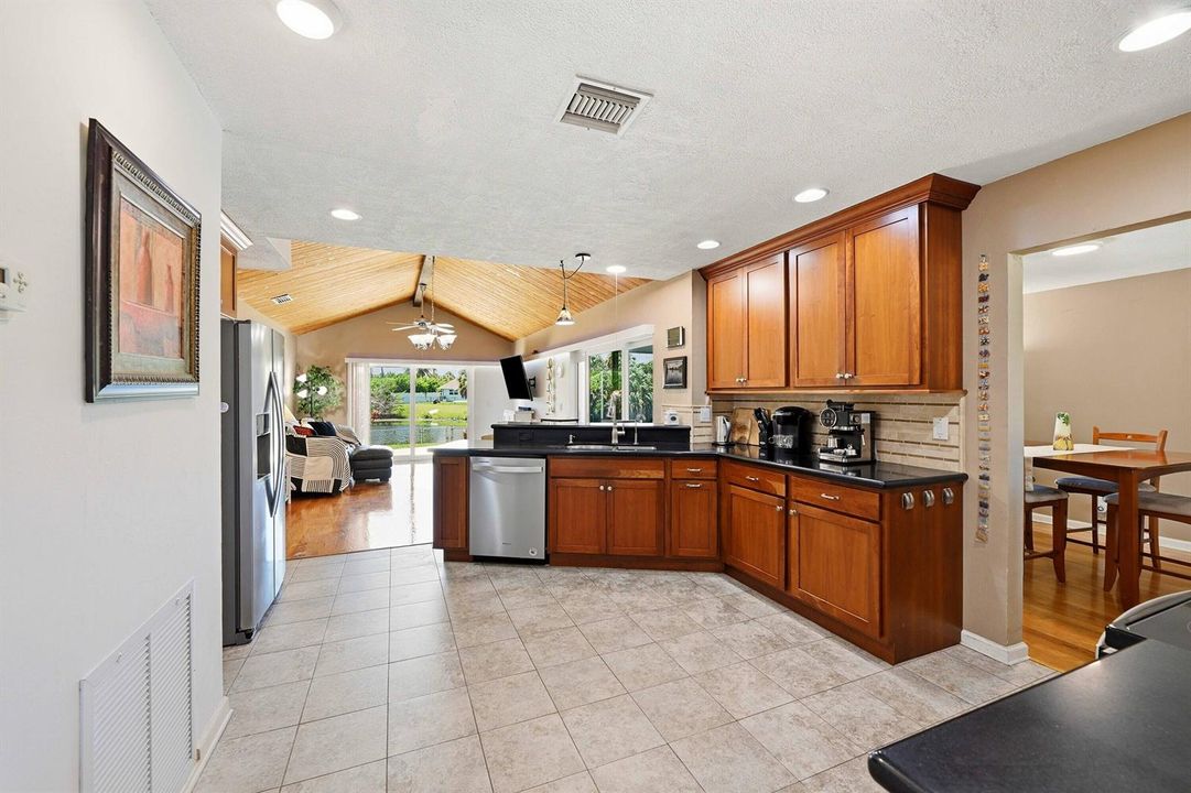 1401 SW 28th Terrace - Kitchen 1