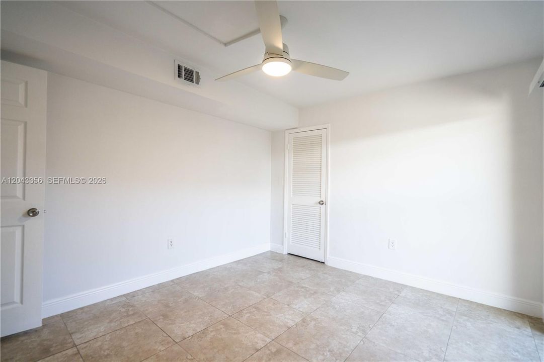 В аренду: $3,400 (3 спален, 2 ванн, 1070 Квадратных фут)