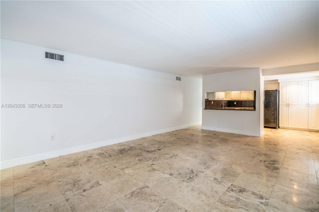 В аренду: $3,400 (3 спален, 2 ванн, 1070 Квадратных фут)