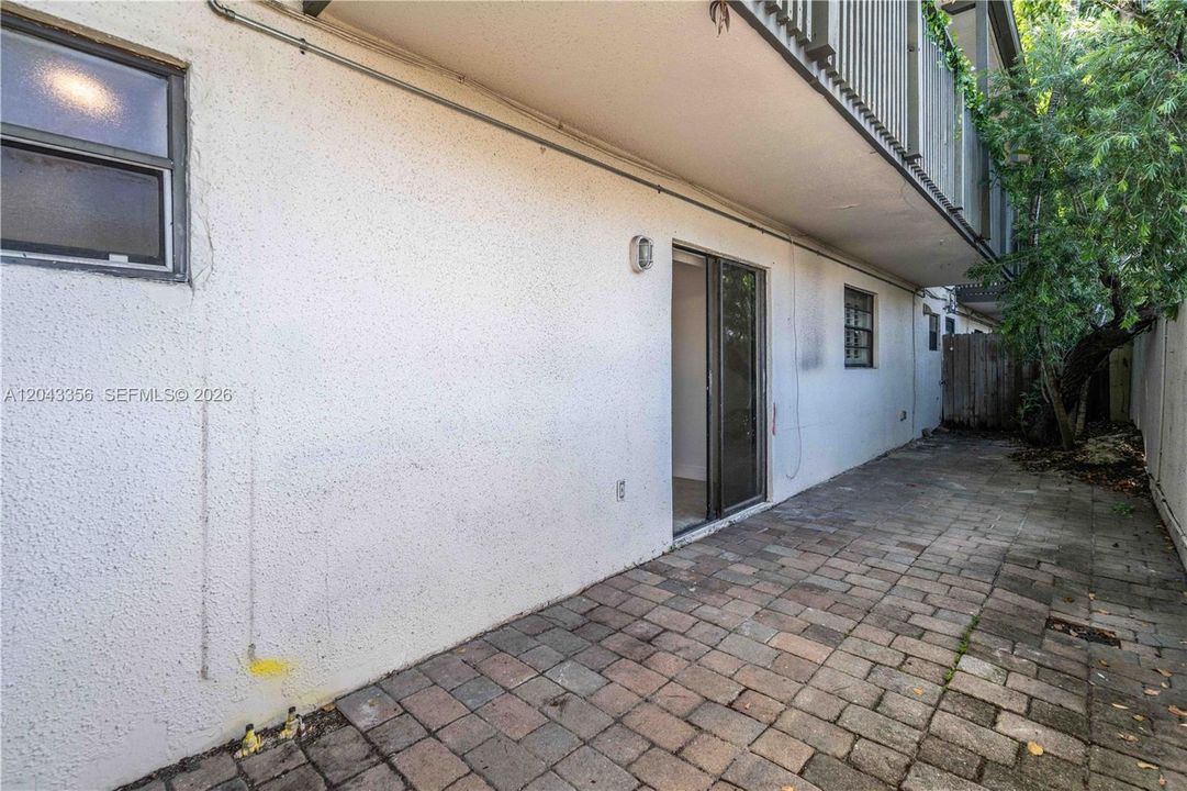 В аренду: $3,400 (3 спален, 2 ванн, 1070 Квадратных фут)