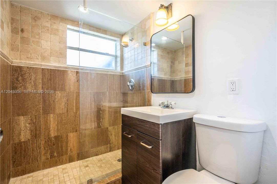 В аренду: $3,400 (3 спален, 2 ванн, 1070 Квадратных фут)