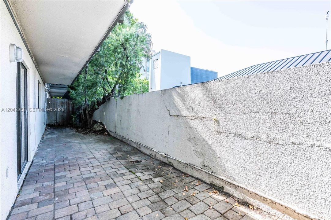 В аренду: $3,400 (3 спален, 2 ванн, 1070 Квадратных фут)