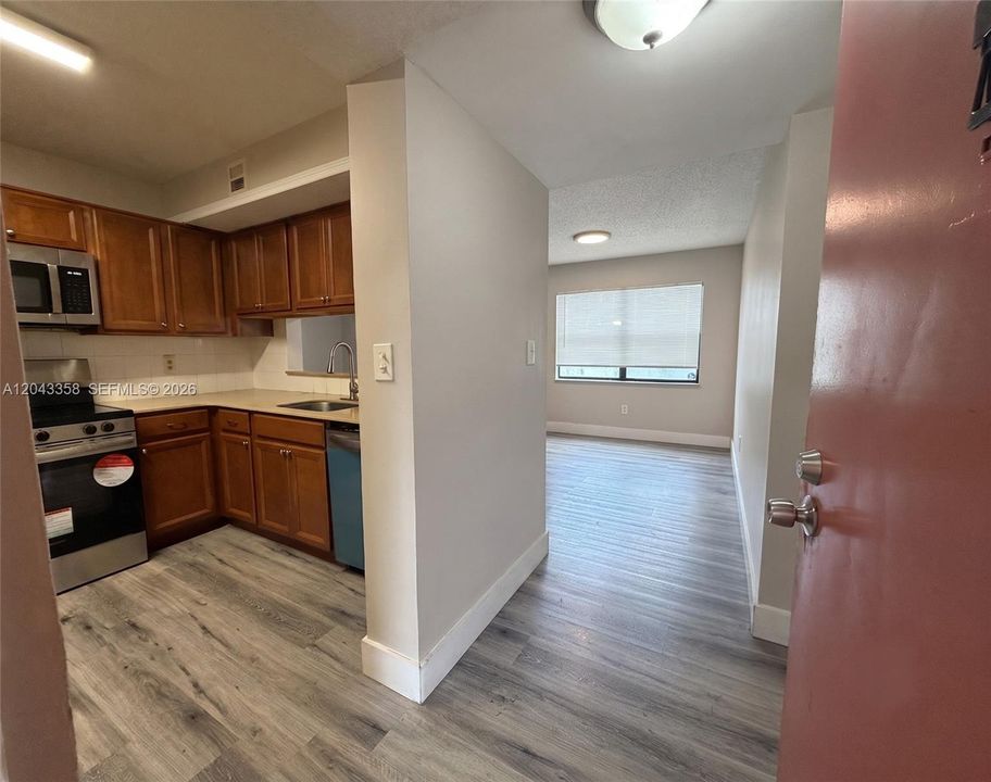 В аренду: $2,400 (3 спален, 2 ванн, 1070 Квадратных фут)