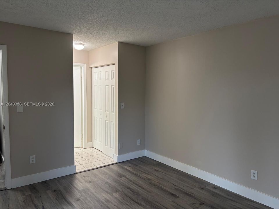 В аренду: $2,400 (3 спален, 2 ванн, 1070 Квадратных фут)