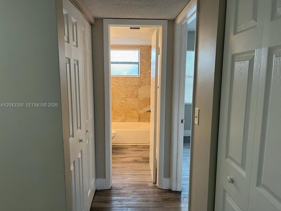 В аренду: $2,400 (3 спален, 2 ванн, 1070 Квадратных фут)