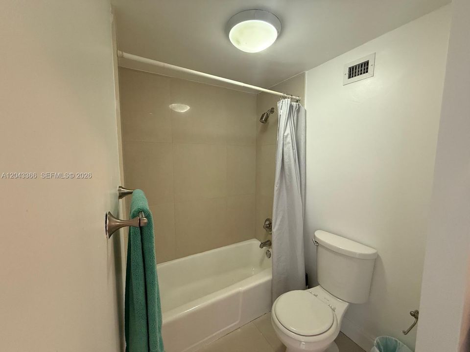 В аренду: $2,400 (0 спален, 1 ванн, 545 Квадратных фут)