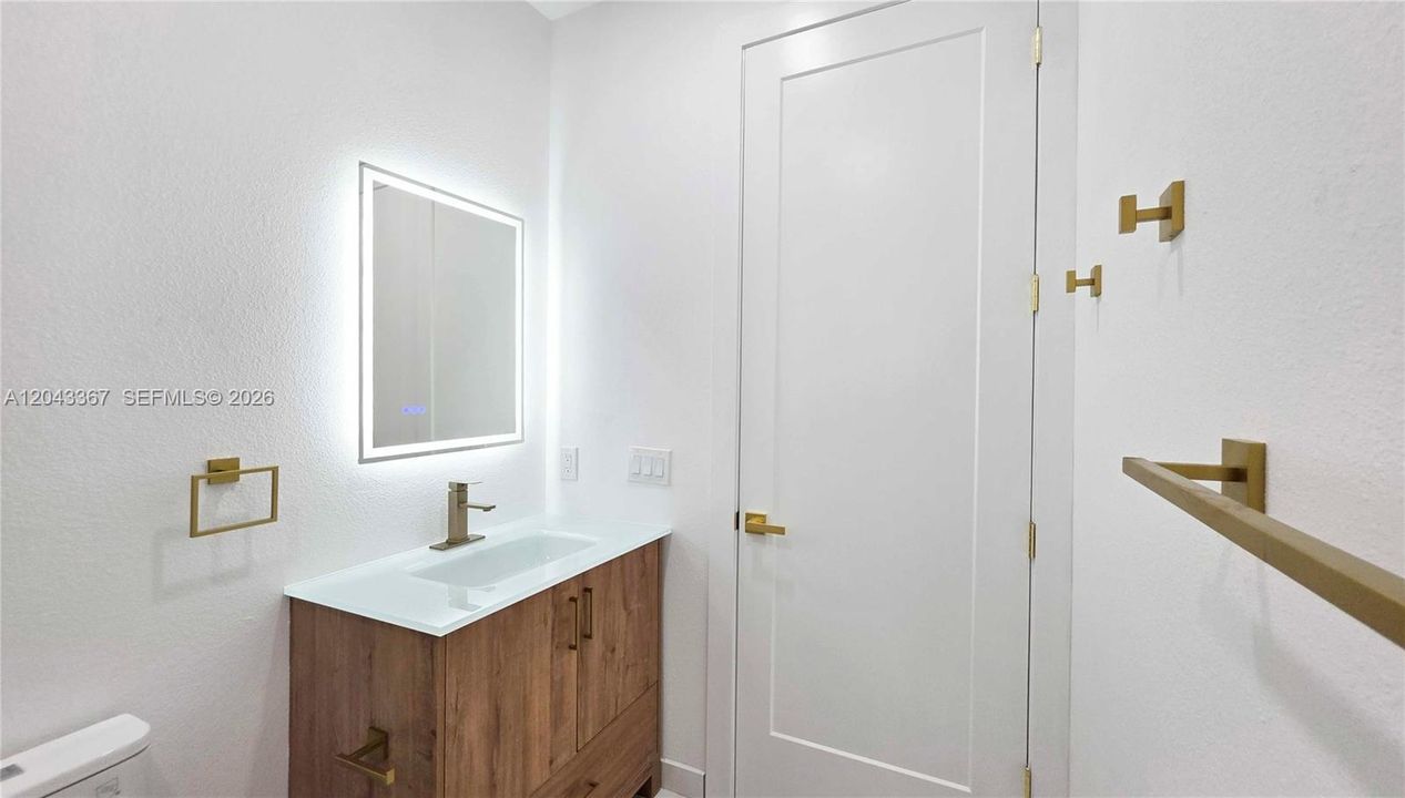 For Sale: $485,000 (4 beds, 2 baths, 1940 Square Feet)