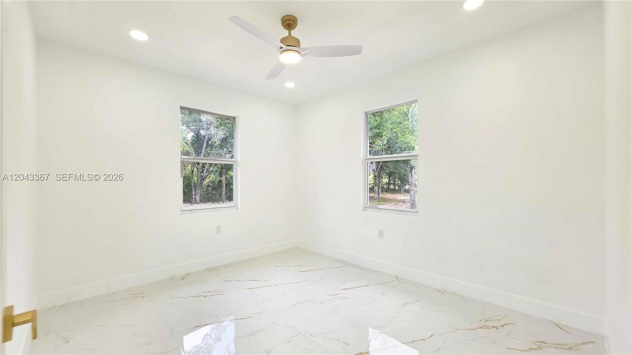 For Sale: $485,000 (4 beds, 2 baths, 1940 Square Feet)
