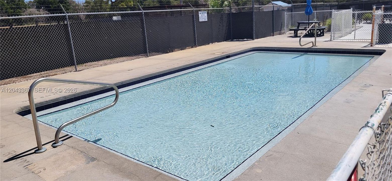 For Sale: $485,000 (4 beds, 2 baths, 1940 Square Feet)