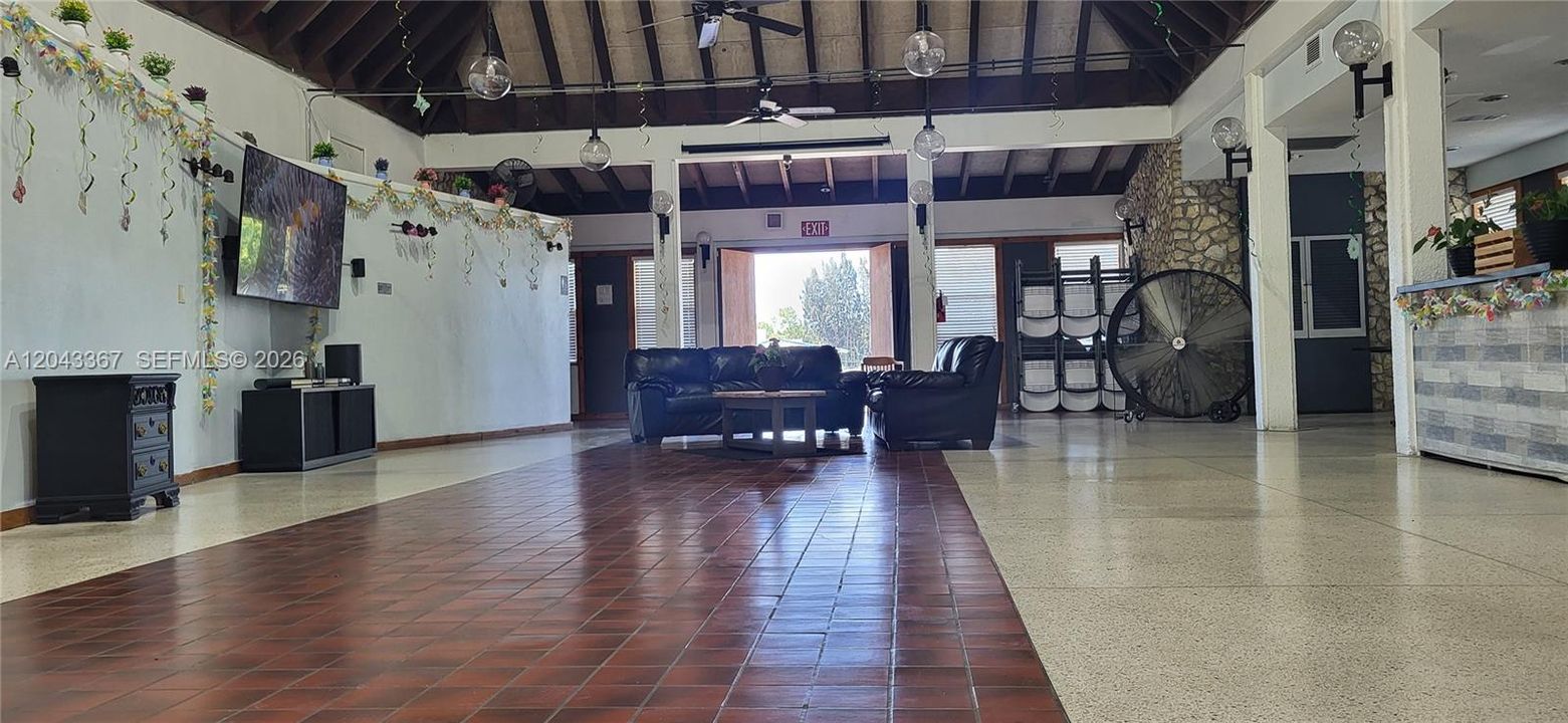 For Sale: $485,000 (4 beds, 2 baths, 1940 Square Feet)