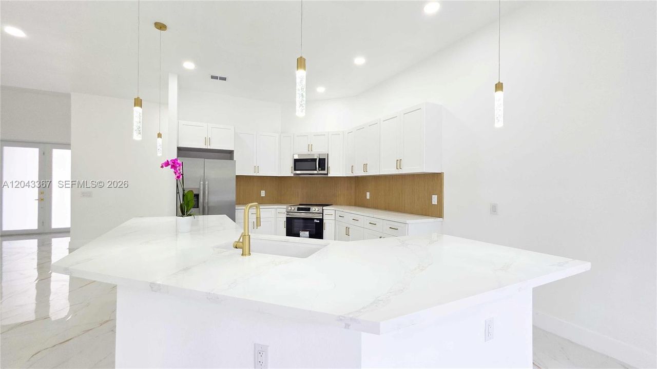 For Sale: $485,000 (4 beds, 2 baths, 1940 Square Feet)