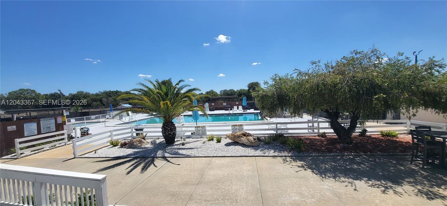 For Sale: $485,000 (4 beds, 2 baths, 1940 Square Feet)