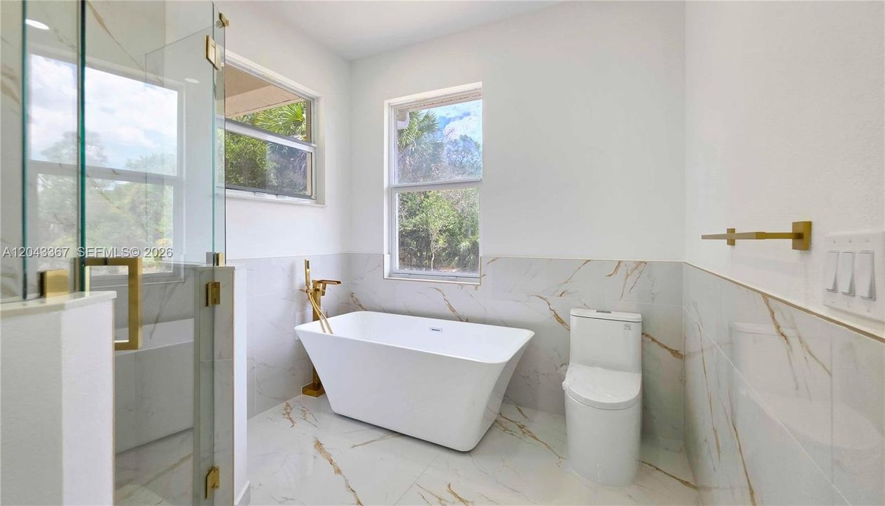 For Sale: $485,000 (4 beds, 2 baths, 1940 Square Feet)