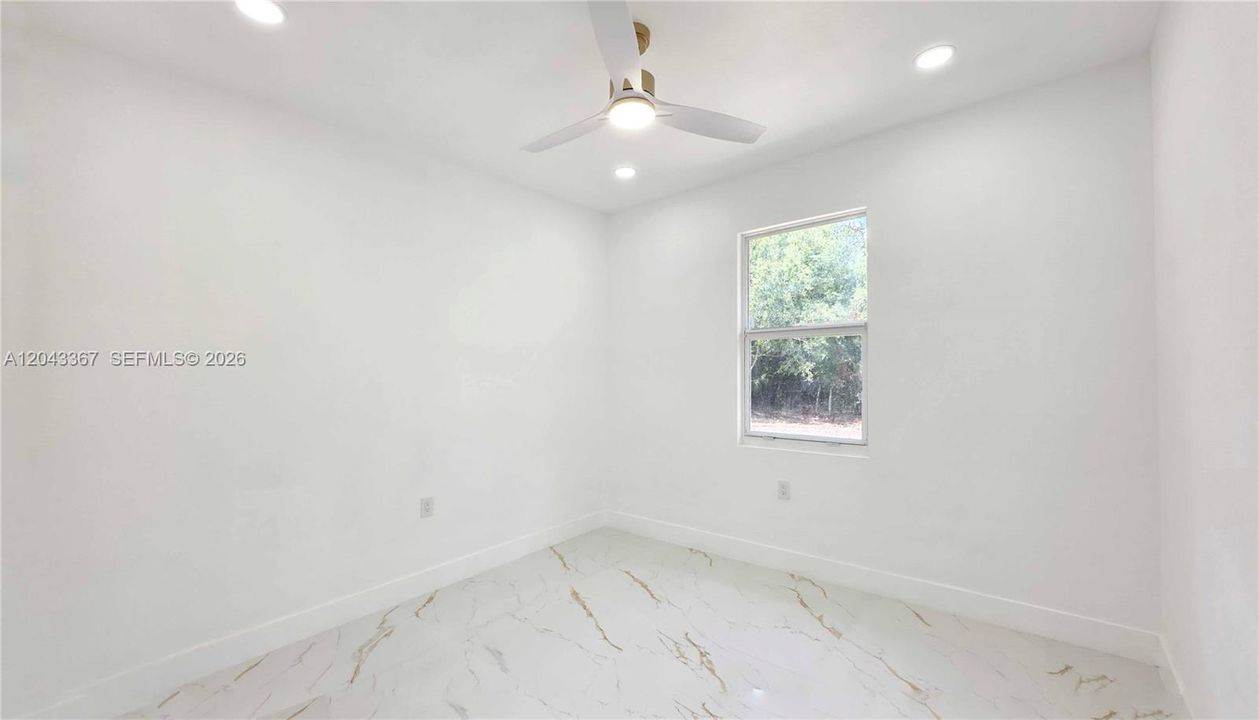 For Sale: $485,000 (4 beds, 2 baths, 1940 Square Feet)