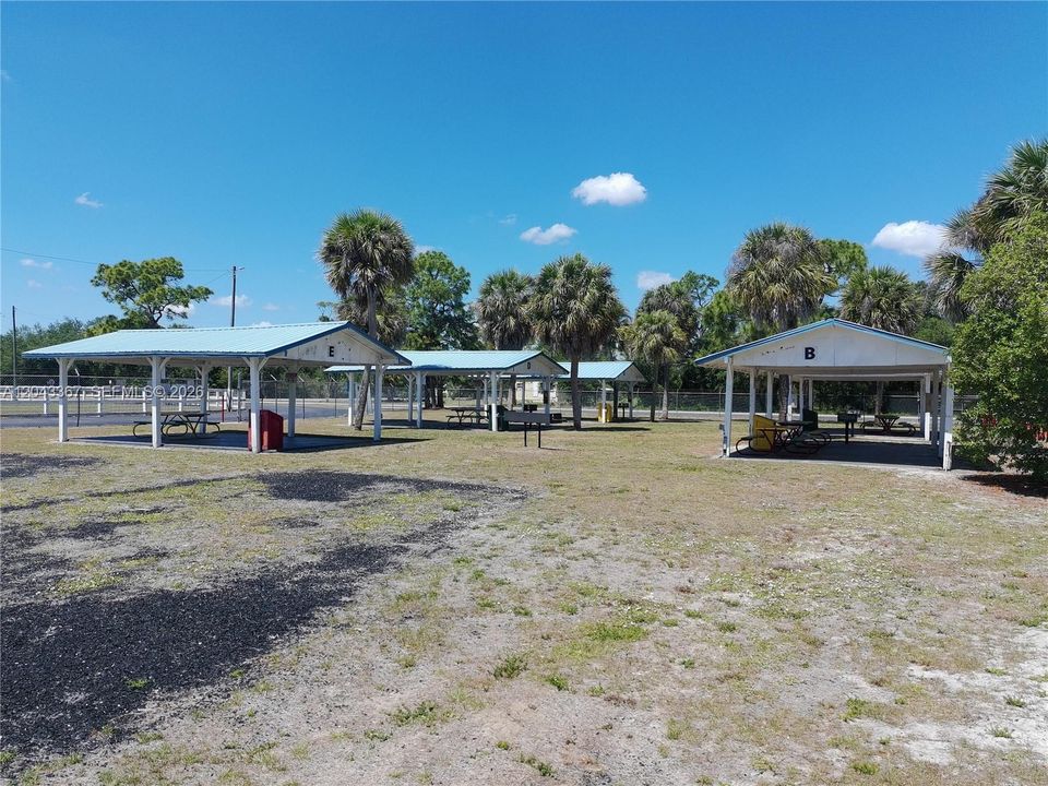 For Sale: $485,000 (4 beds, 2 baths, 1940 Square Feet)