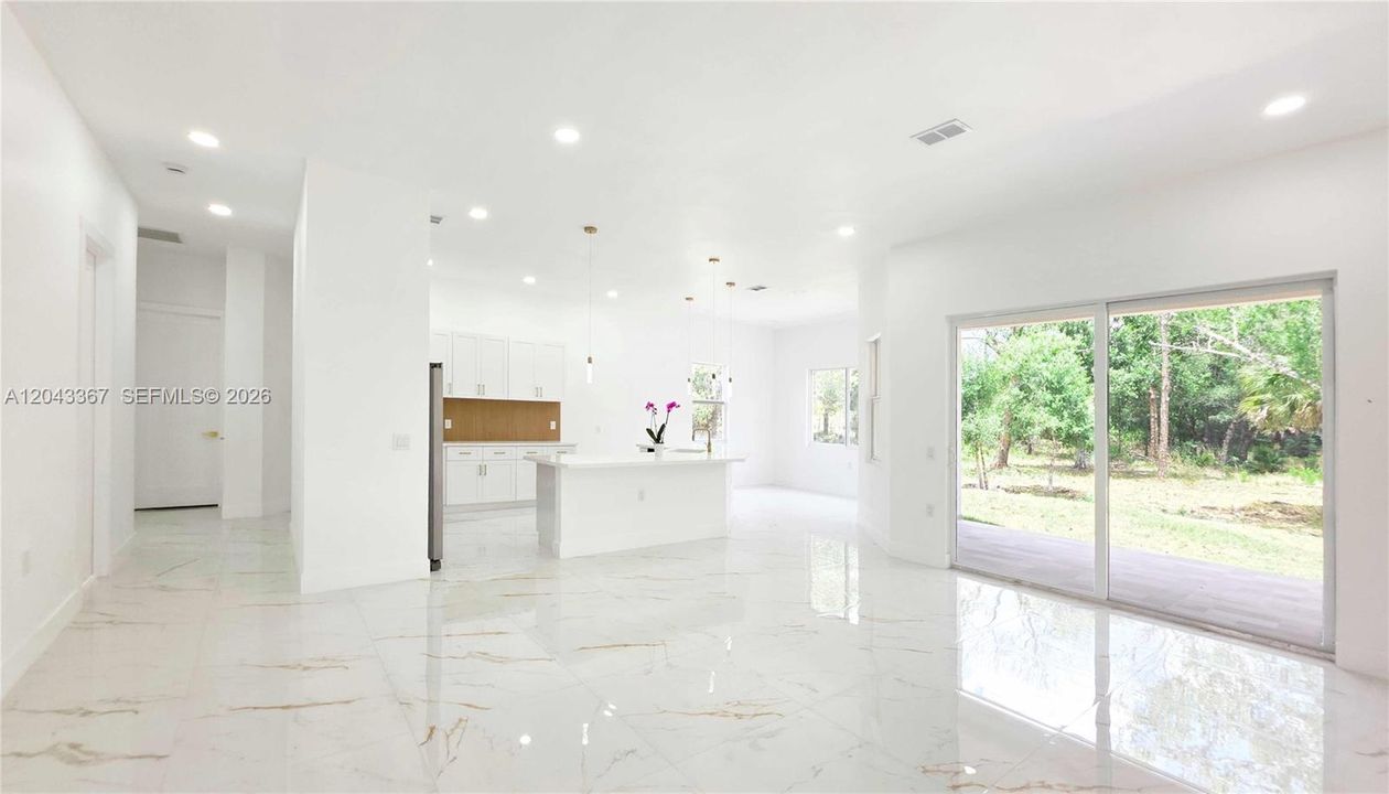 For Sale: $485,000 (4 beds, 2 baths, 1940 Square Feet)