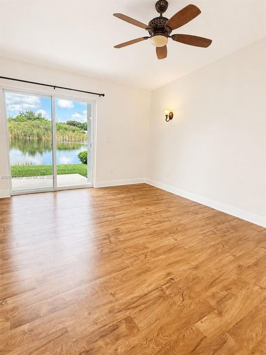 На продажу: $350,000 (2 спален, 2 ванн, 1183 Квадратных фут)