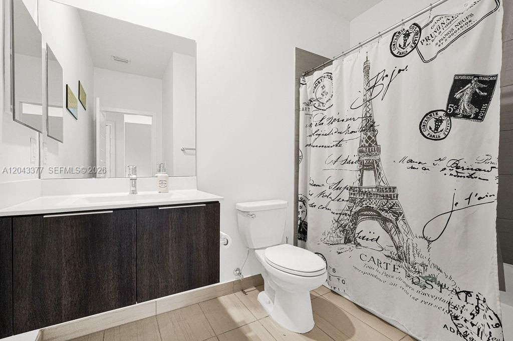В аренду: $4,500 (3 спален, 2 ванн, 1672 Квадратных фут)