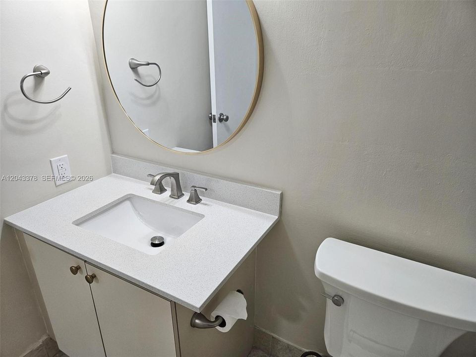 For Rent: $2,000 (1 beds, 1 baths, 736 Square Feet)