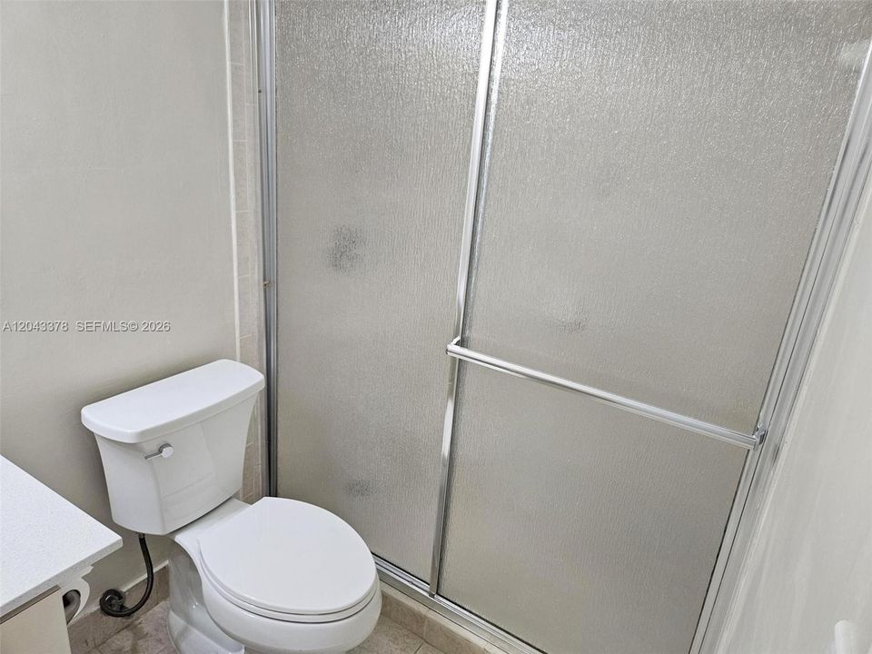 For Rent: $2,000 (1 beds, 1 baths, 736 Square Feet)