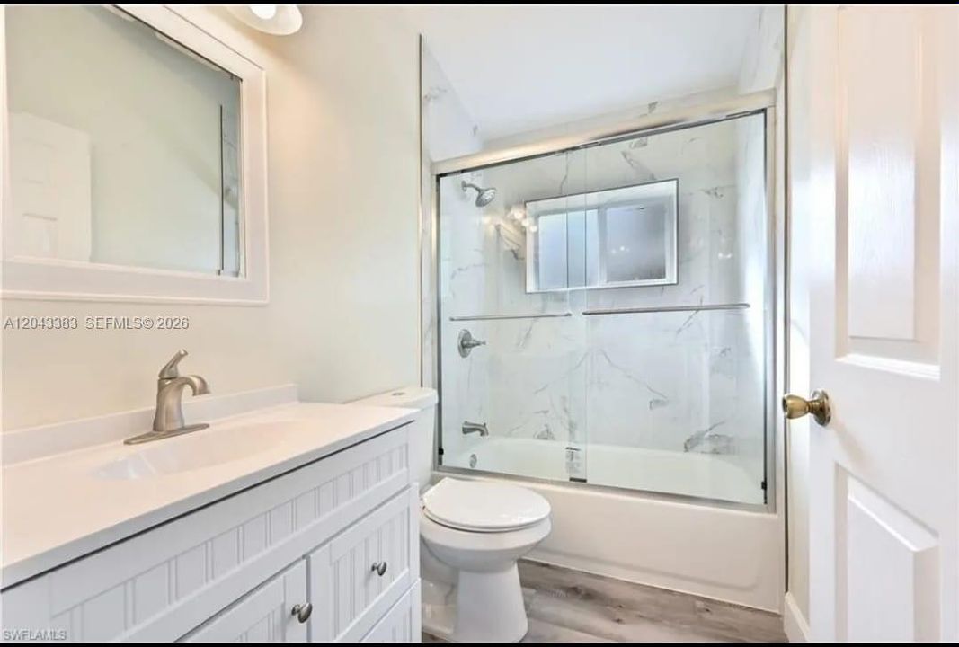 bathroom living room/ baño sala