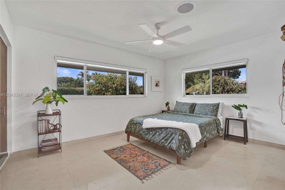 En Venta: $1,750,000 (4 camas, 3 baños, 2389 Pies cuadrados)