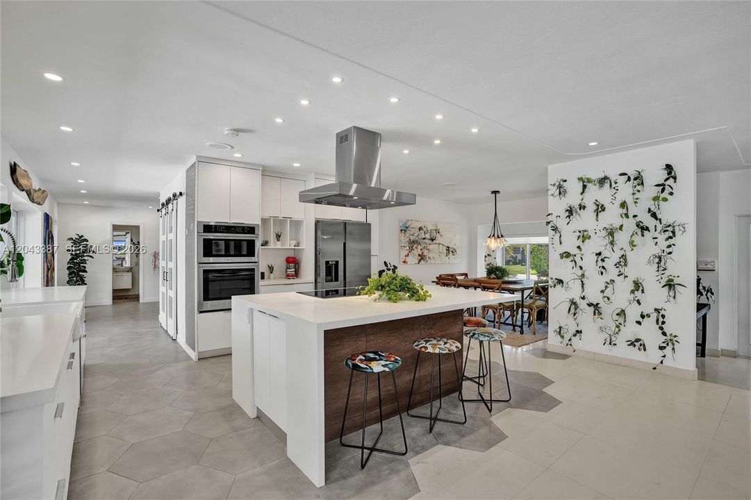 En Venta: $1,750,000 (4 camas, 3 baños, 2389 Pies cuadrados)