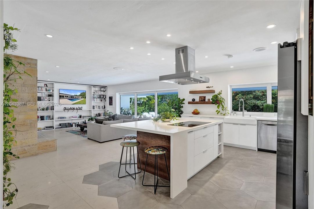 En Venta: $1,750,000 (4 camas, 3 baños, 2389 Pies cuadrados)