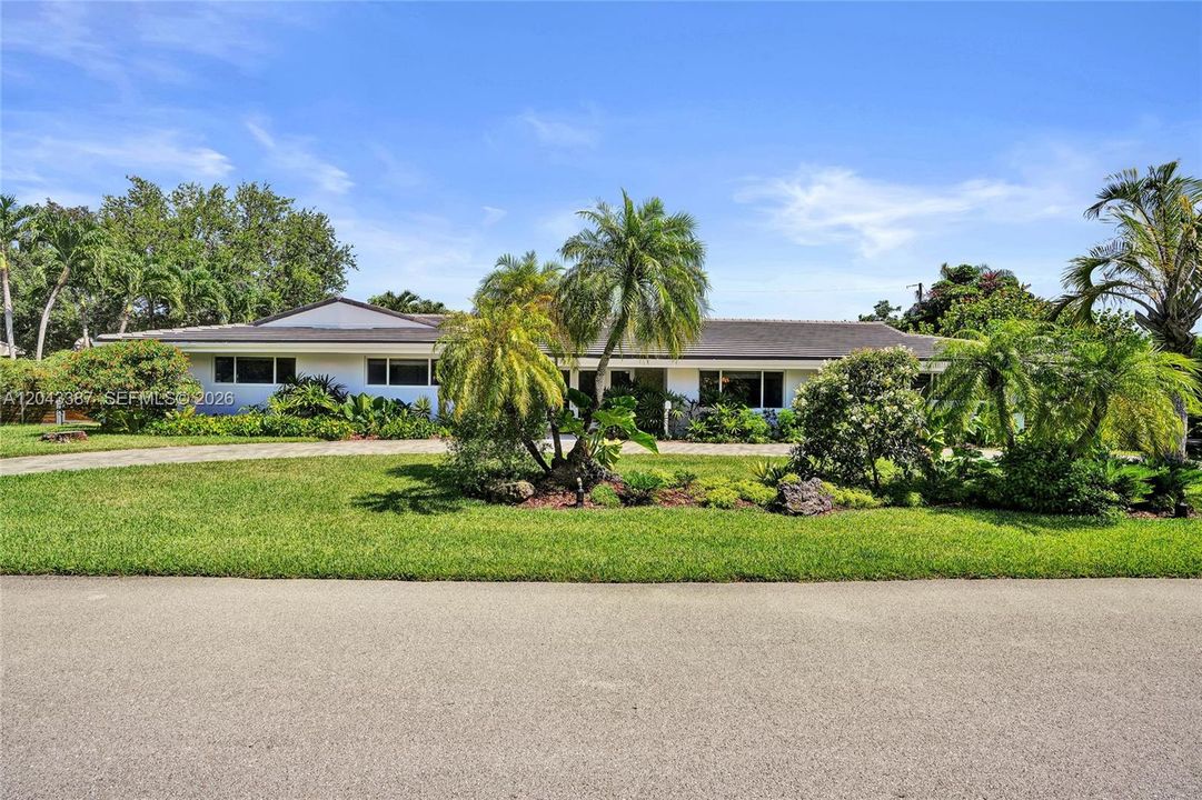 En Venta: $1,750,000 (4 camas, 3 baños, 2389 Pies cuadrados)